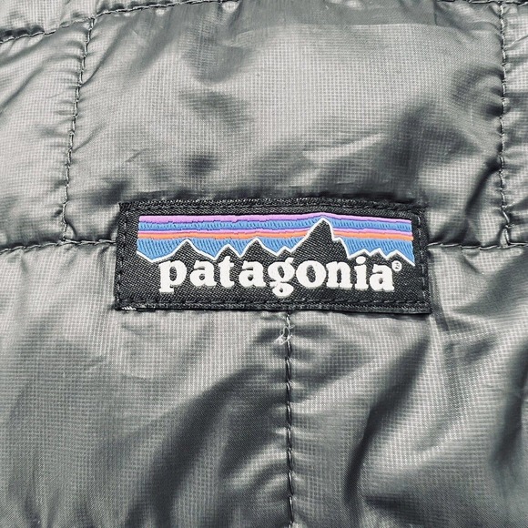 Patagonia Men's Dark Grey Quilted Vest Size Medium - Picture 10 of 12